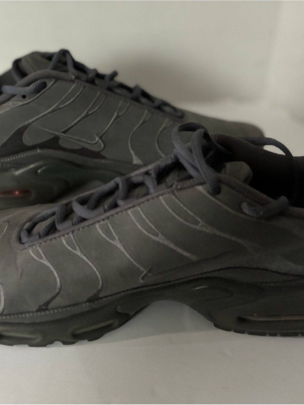 Nike Men's Charcoal Black Low-Top Sneakers